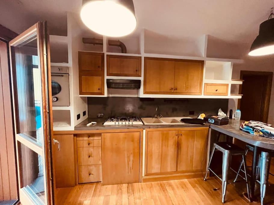 Una Casa Divertente A Roma ภายนอก รูปภาพ